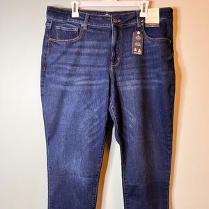 St. John's Bay NWT Girlfriend Jeans Size 18